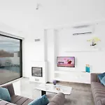 Hébergement de vacances 2-schlafzimmer-villa Mit Pool- Dachgarten- Meerblick By Interhome Protaras