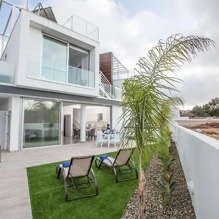 Hébergement de vacances 2-schlafzimmer-villa Mit Pool- Dachgarten- Meerblick By Interhome Protaras