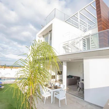 2-schlafzimmer-villa Mit Pool- Dachgarten- Meerblick By Interhome Hébergement de vacances
