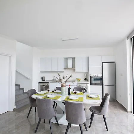 2-schlafzimmer-villa Mit Pool- Dachgarten- Meerblick By Interhome Сasa de vacaciones Protaras