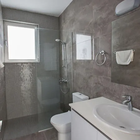 Сasa de vacaciones 2-schlafzimmer-villa Mit Pool- Dachgarten- Meerblick By Interhome *