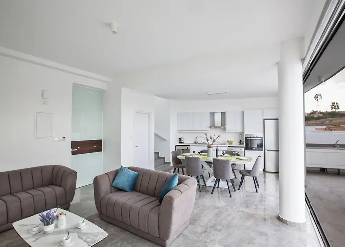 別荘 2-schlafzimmer-villa Mit Pool- Dachgarten- Meerblick By Interhome