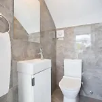 2-schlafzimmer-villa Mit Pool- Dachgarten- Meerblick By Interhome Vakantiehuis