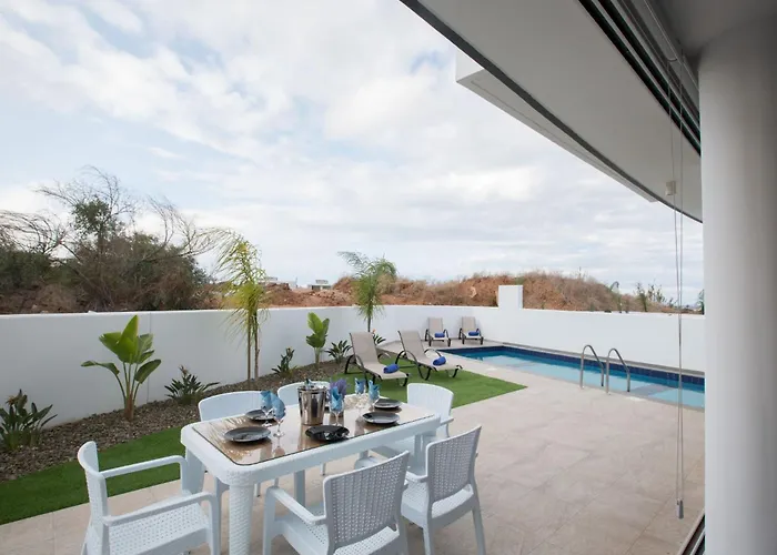 2-schlafzimmer-villa Mit Pool- Dachgarten- Meerblick By Interhome Case de vacanță Protaras