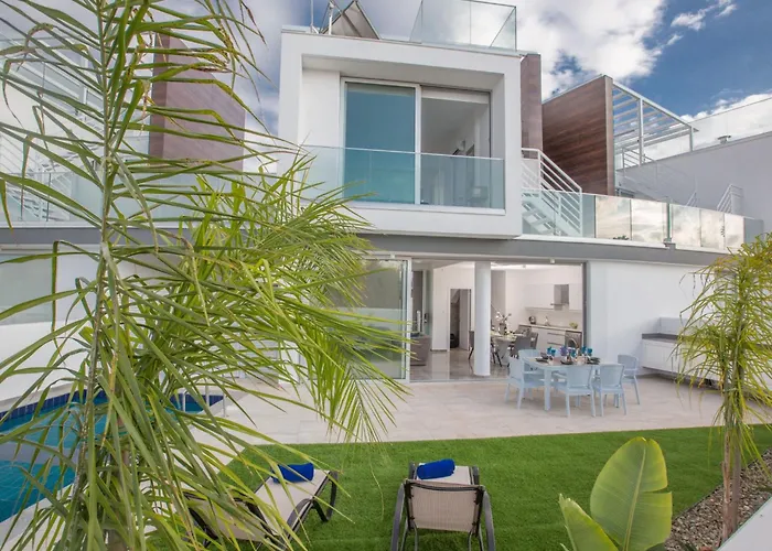 2-schlafzimmer-villa Mit Pool- Dachgarten- Meerblick By Interhome Case de vacanță